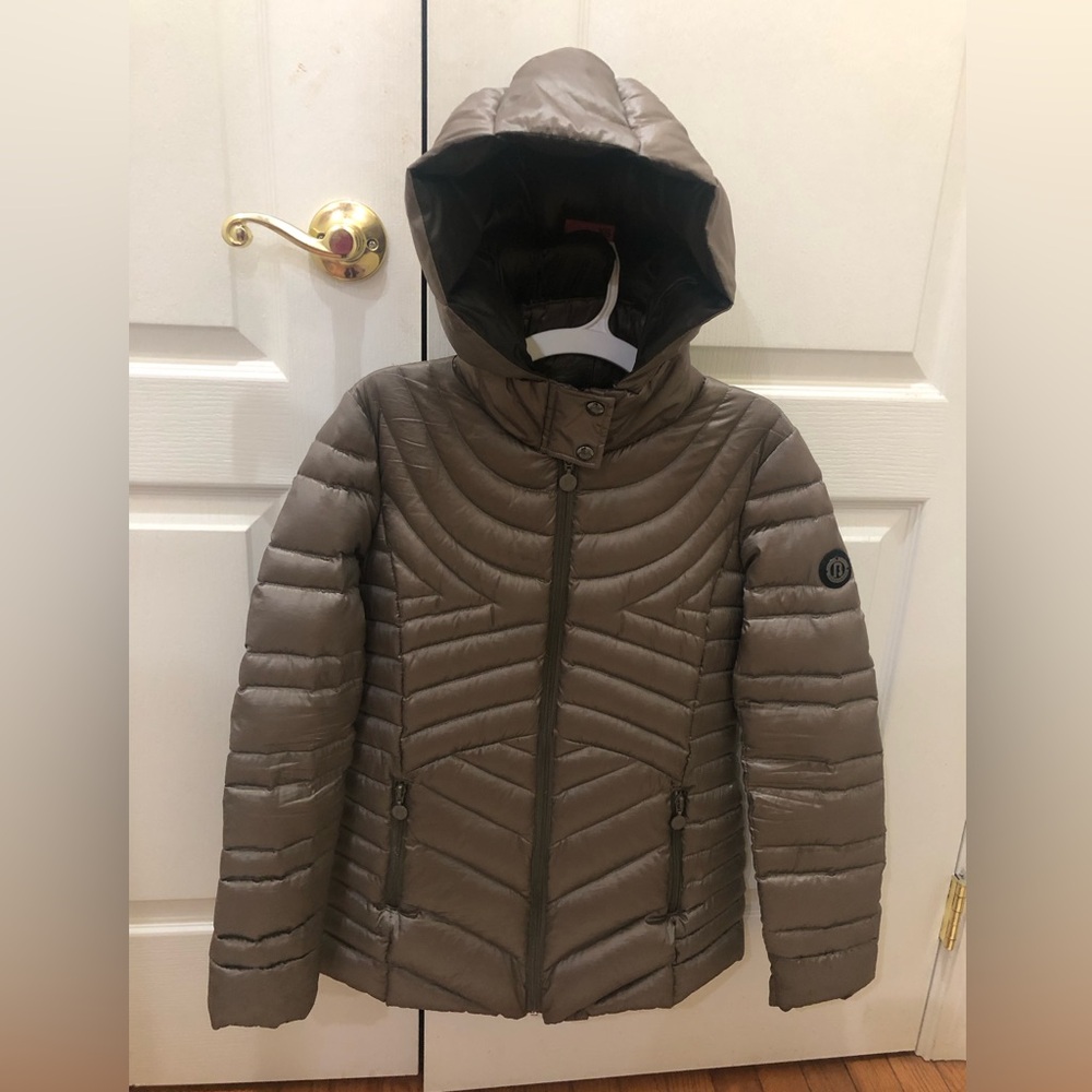 Bernardo Metallic Grey Jacket with Stowaway Bag 
Size XS